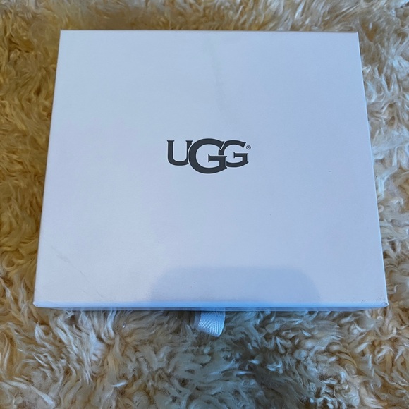 Ugh Sheepskin & Suede Care Kit Unused - Picture 2 of 4